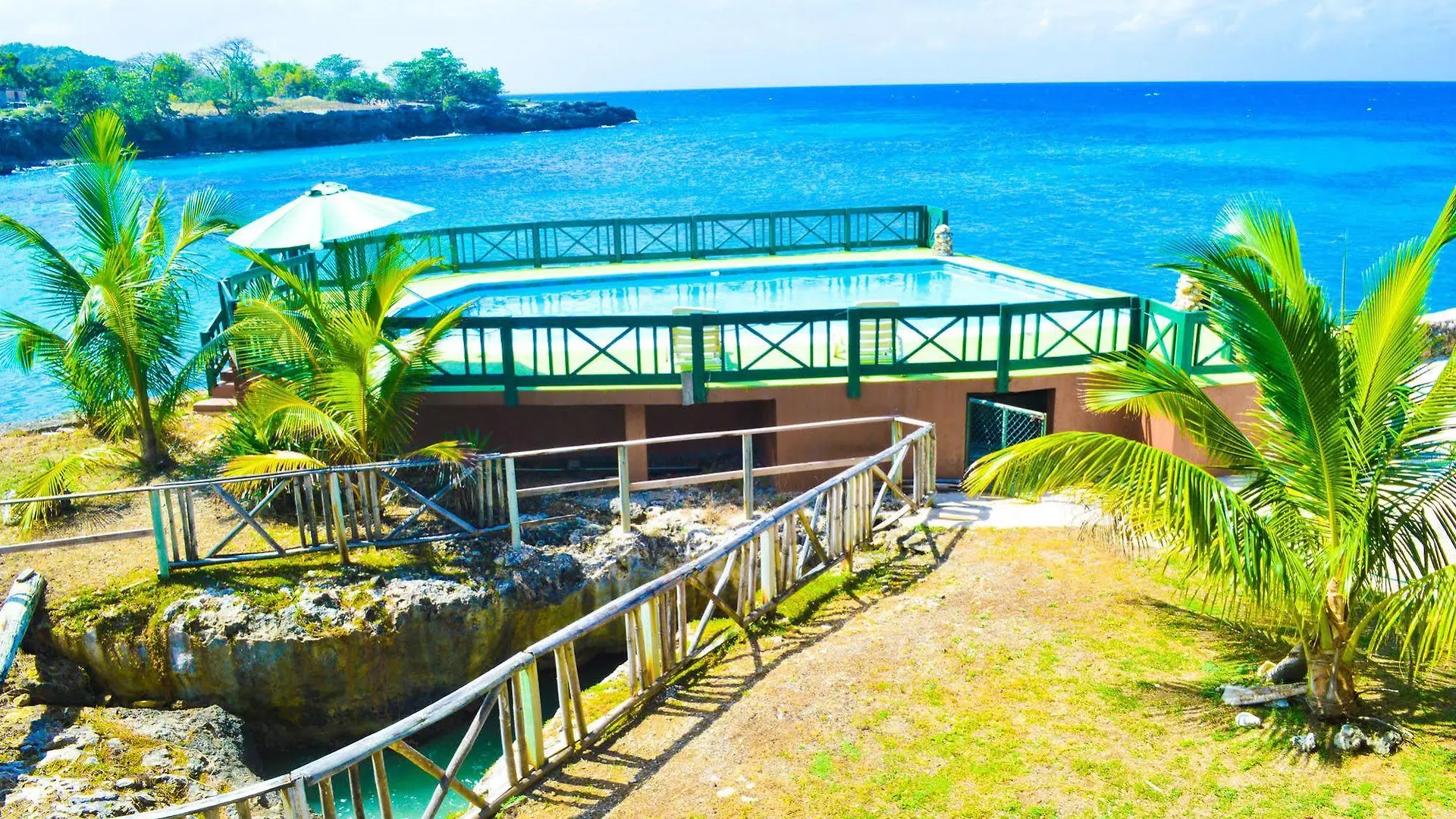 Lemer Guesthouse & Villa Lucea